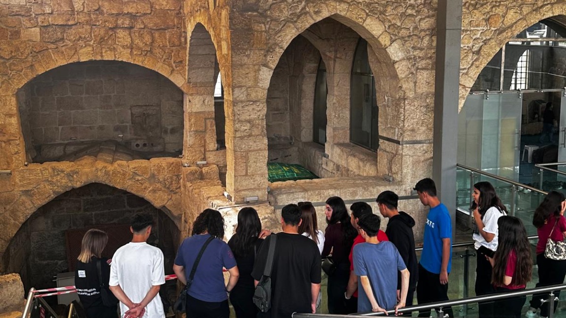 İclal Ekenler Anadolu Lisesi Kültürün İzinde Mersin Projesi Kapsamında Tarsus'un Tarihi ve Turistik Yerlerini Ziyaret Etti